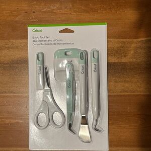 Cricut Precision Tool Set in Green and White
